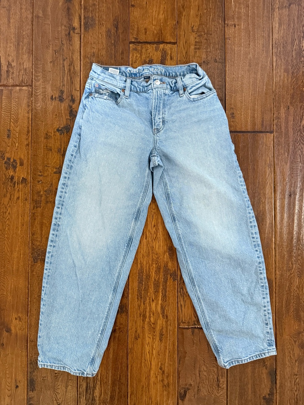 American Eagle Outfitters light blue stretch denim jeans